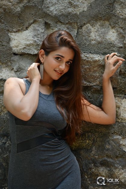 Anaika-Soti-at-365-Days-Release-Date-Press-Meet